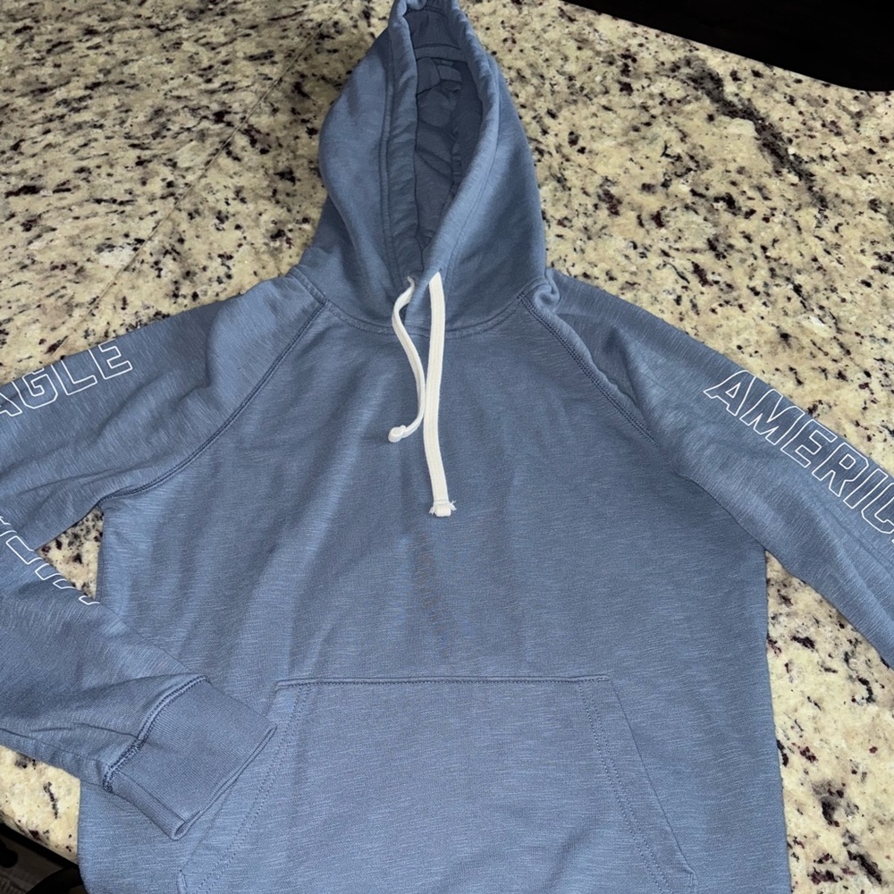 Men’s American Eagle hoodie.  Excellent condition.
